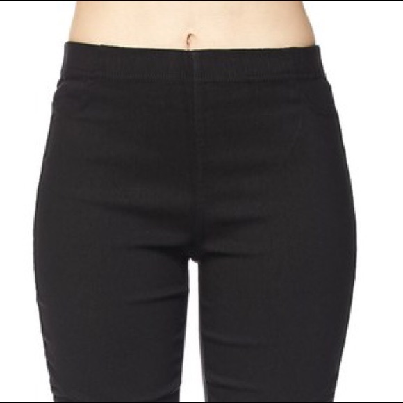 ✨RESTOCKED✨Black Moto Leggings - Picture 7 of 8